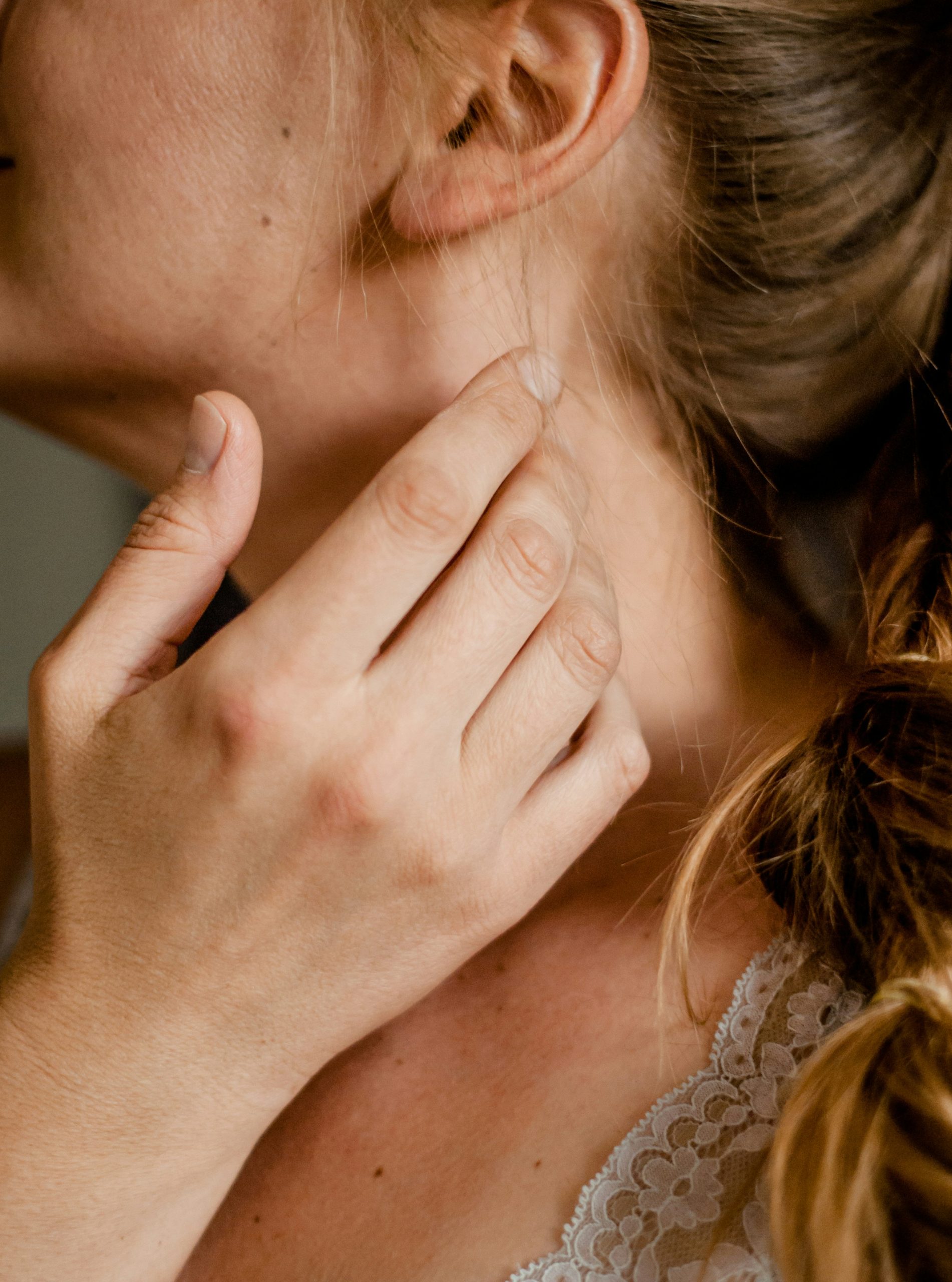 Torticolis ostéopathe Montpellier : quand consulter pour vos douleurs cervicales?