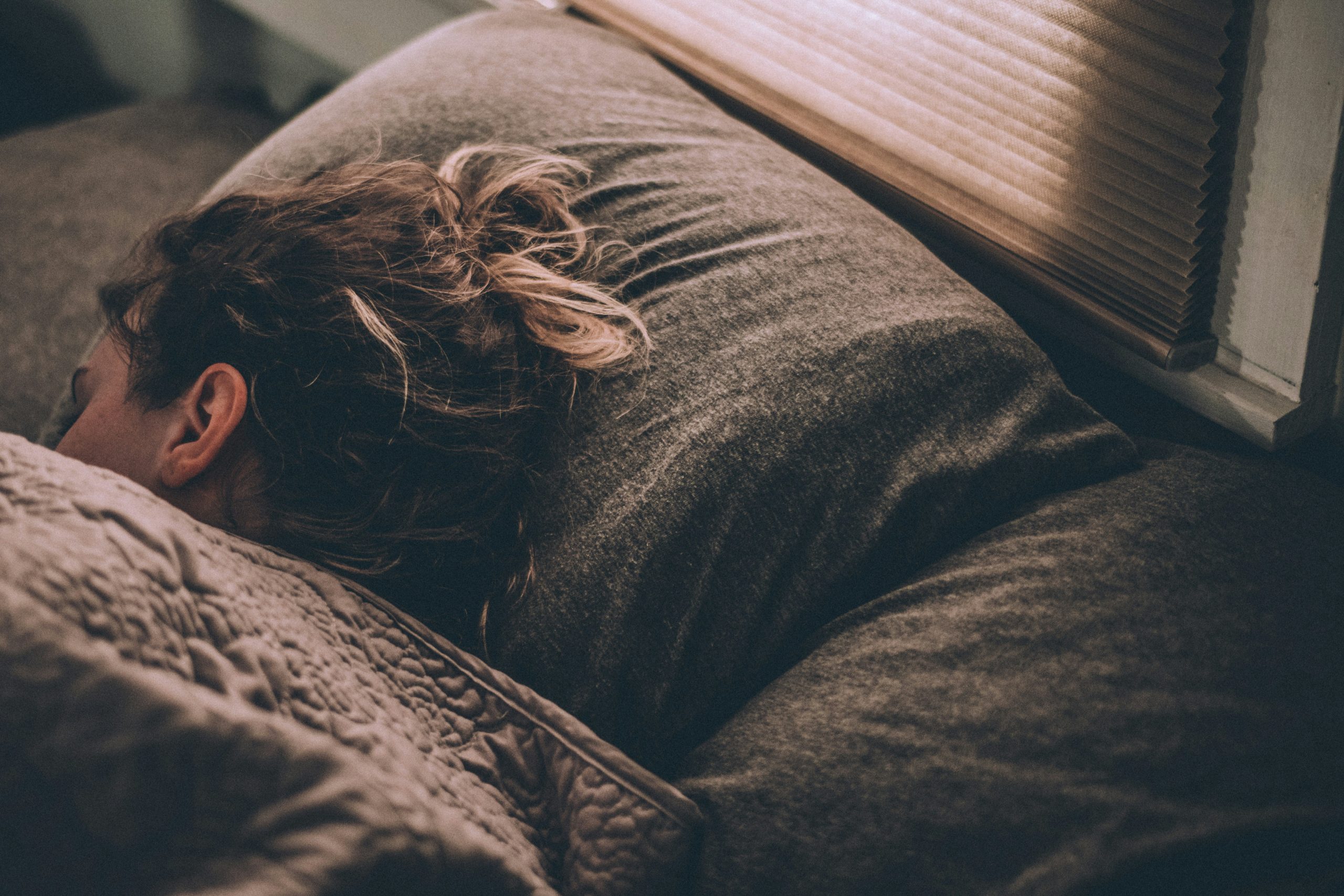 Ostéopathie et Sommeil : Comment un Ostéopathe à Montpellier Peut Transformer Vos Nuits