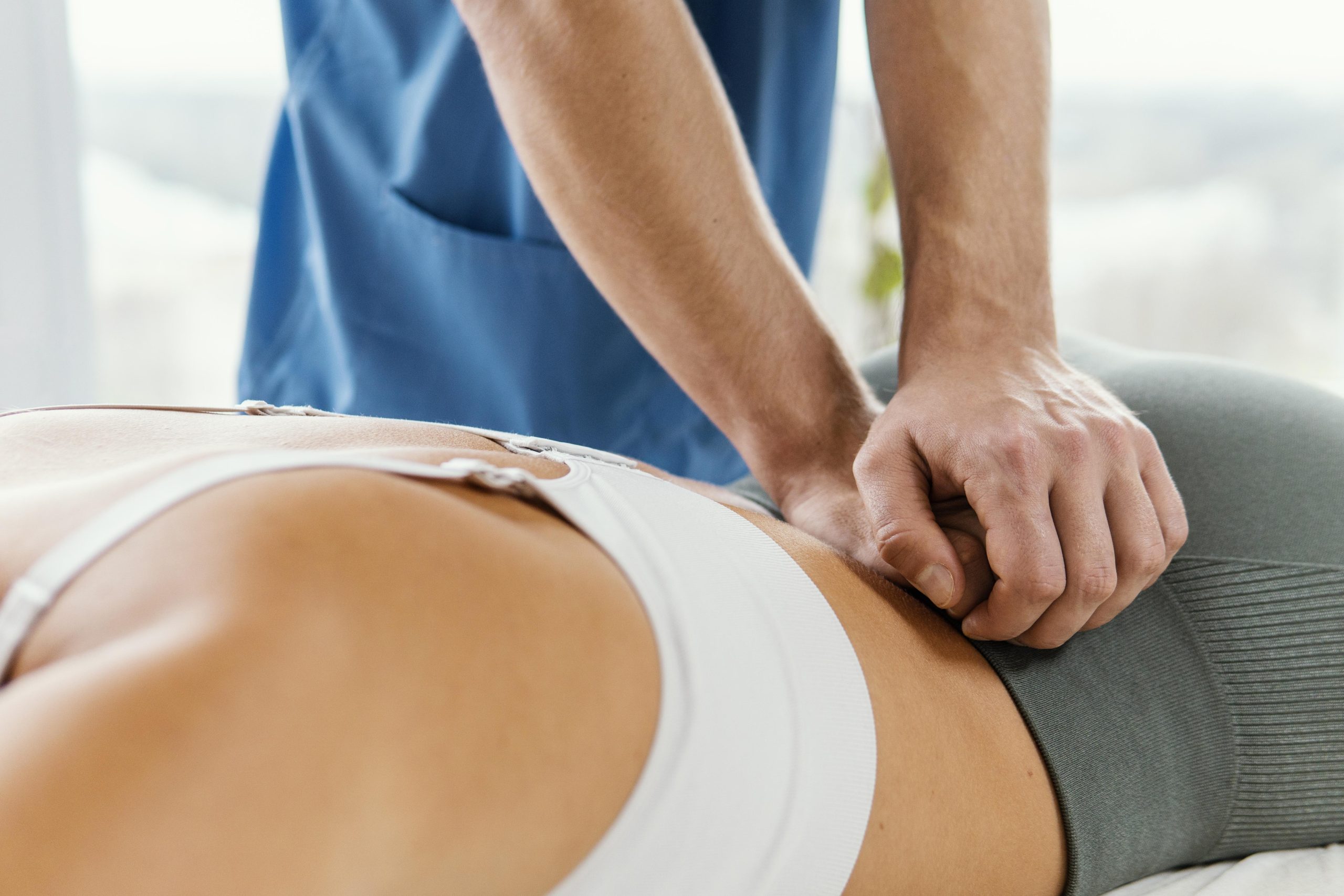 Ostéopathie ou Kinésithérapie : Quelle Différence et Comment Choisir à Montpellier ?